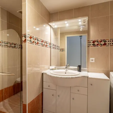 Apartment T3 Au Centre D'arcachon, Avec Parking, Proche Parc Mauresque Et Plage, Terrasse, 2 - Fr-1-319-61